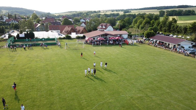 Drohnenaufnahme des unteren Sportplatzes